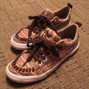 Reba by Justin shoes!